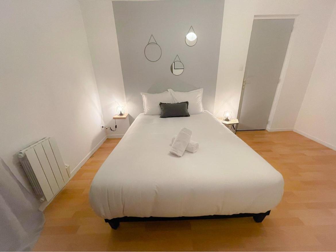 La Pomme D'Or Apartment Calais Exterior photo