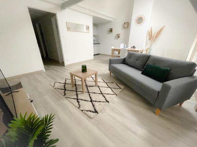 La Pomme D'Or Apartment Calais Exterior photo